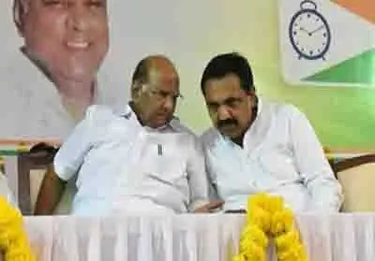 एक बार शरद पवार मैदान में आ जाएं तो बागियों को उनकी जगह दिखा दी जाएगी : जयंत पाटिल